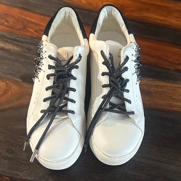 Kurt Geiger White Sneakers with Black and Green Eye Design - Picture 4 of 6